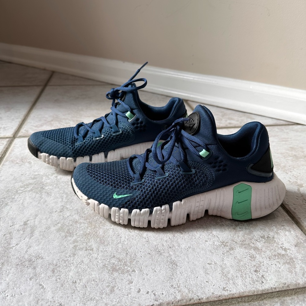 Nike Navy and Mint Sneakers